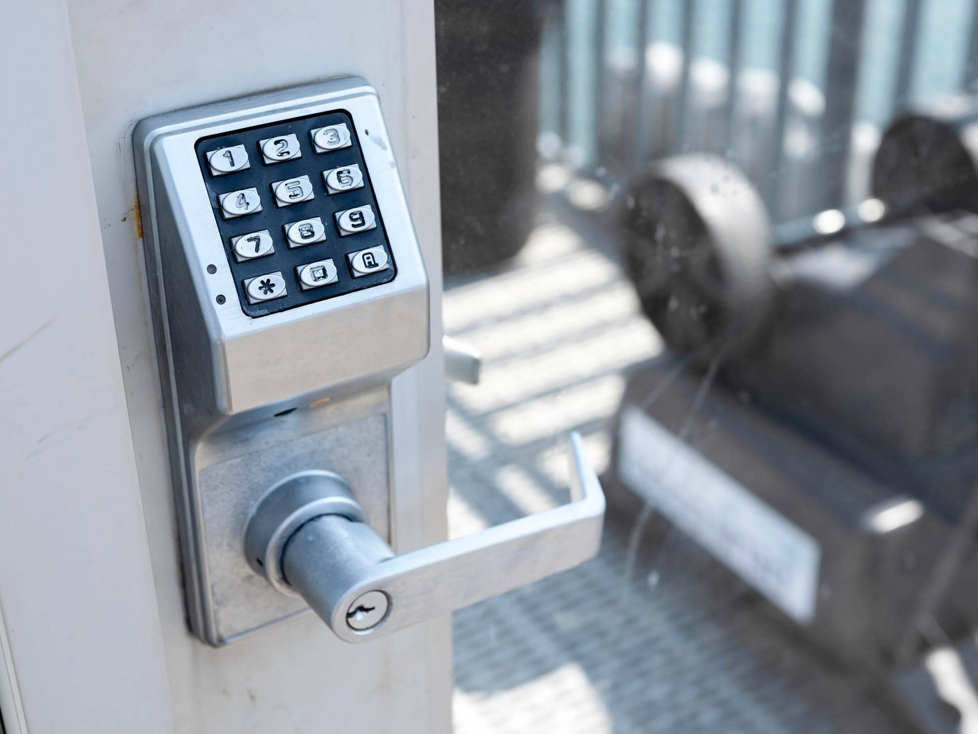 Commercial lock with keypad